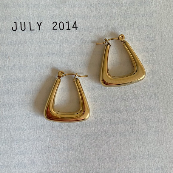 COPY - Gold triangle hoops earrings, hoops earrings, triangle earrings, gold je… - Picture 4 of 6
